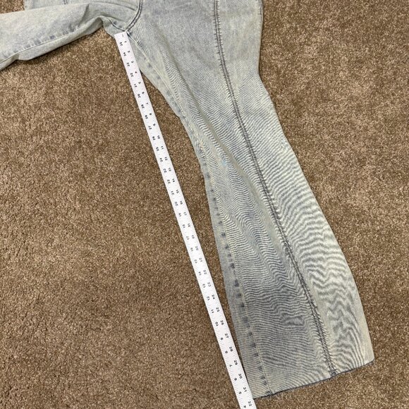 We The Free Crvy Flared Leg Jeans Womens 34 Light Blue Cotton Stretch Frayed Hem - Picture 10 of 16